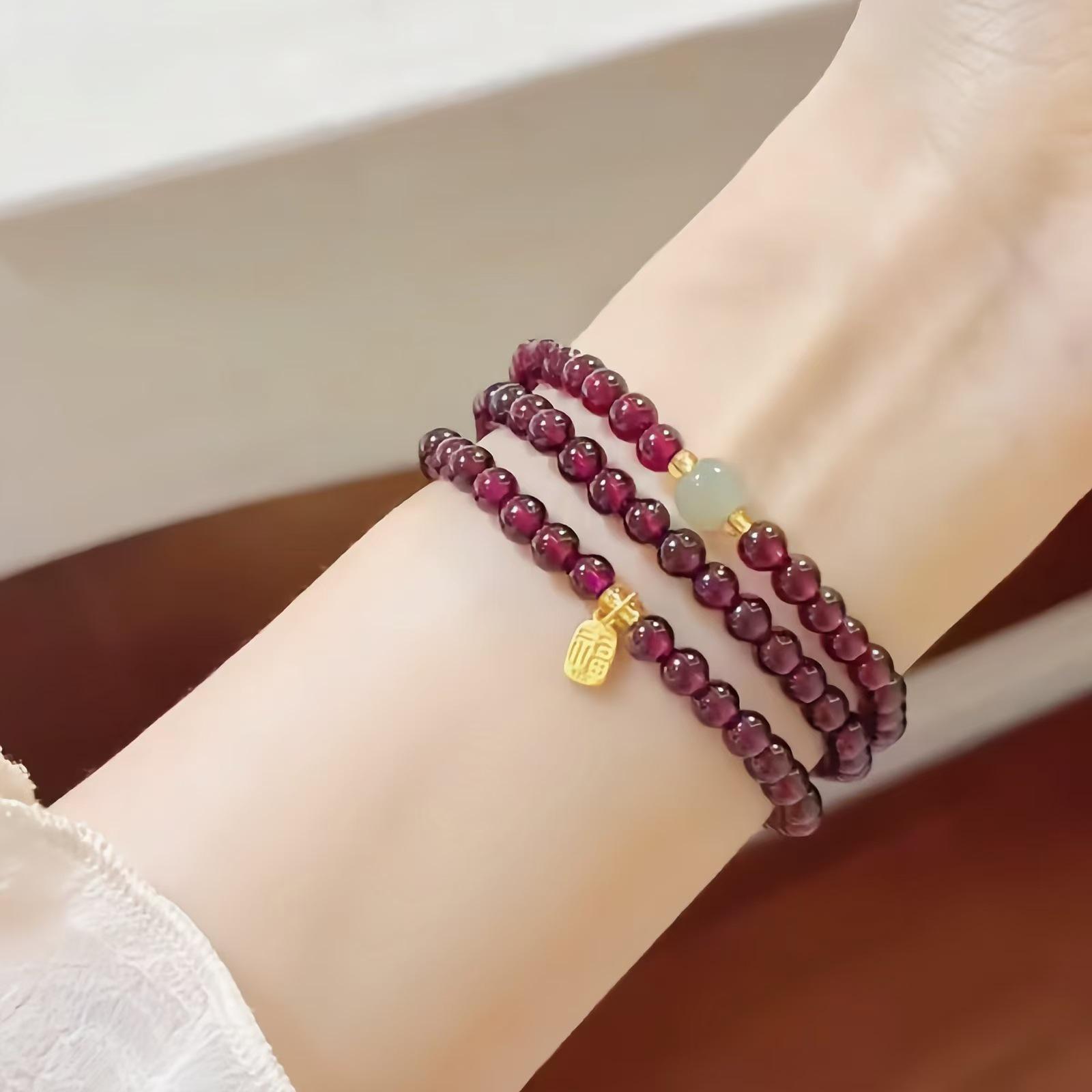 Женский многооборотный браслет из бордового граната и нефрита Хэтянь - Подарок в новом китайском стиле
Женский многооборотный браслет из бордового граната и нефрита Хэтянь - Подарок в новом китайском стиле