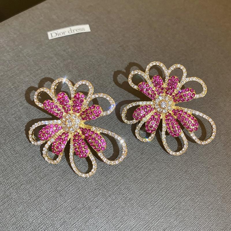 Exaggerated Luxury Crystal Flower Stud Earrings Women s Temperament Elegant Fashion Design Wedding Party Jewelry Valentine Gifts
Exaggerated Luxury Crystal Flower Stud Earrings Women s Temperament Elegant Fashion Design Wedding Party Jewelry Valentine Gifts