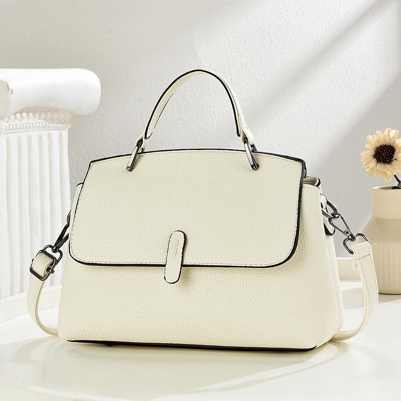 Senior sense of large capacity soft and durable fashion exquisite new light luxury commuting shoulder slanting cross handbag
Senior sense of large capacity soft and durable fashion exquisite new light luxury commuting shoulder slanting cross handbag