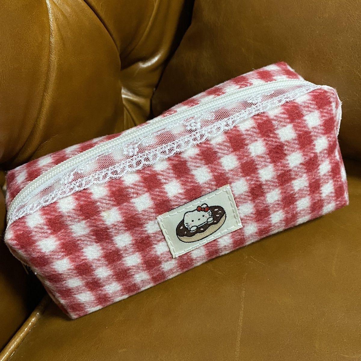 Unique Blue Floral Pencil Bag - Cute, High-Capacity, Perfect for Girls
Unique Blue Floral Pencil Bag - Cute, High-Capacity, Perfect for Girls