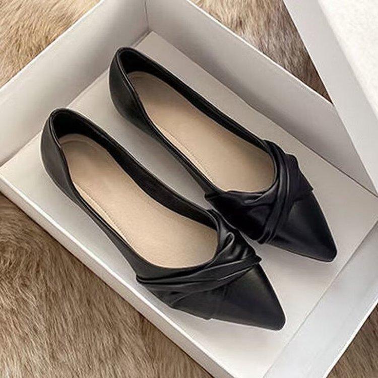 Foreign trade 2025 fashion large size pointed head shallow mouth ladyshoes Doudou shoes commuting gentle wind French temperament single shoes 35
Foreign trade 2025 fashion large size pointed head shallow mouth ladyshoes Doudou shoes commuting gentle wind French temperament single shoes 35