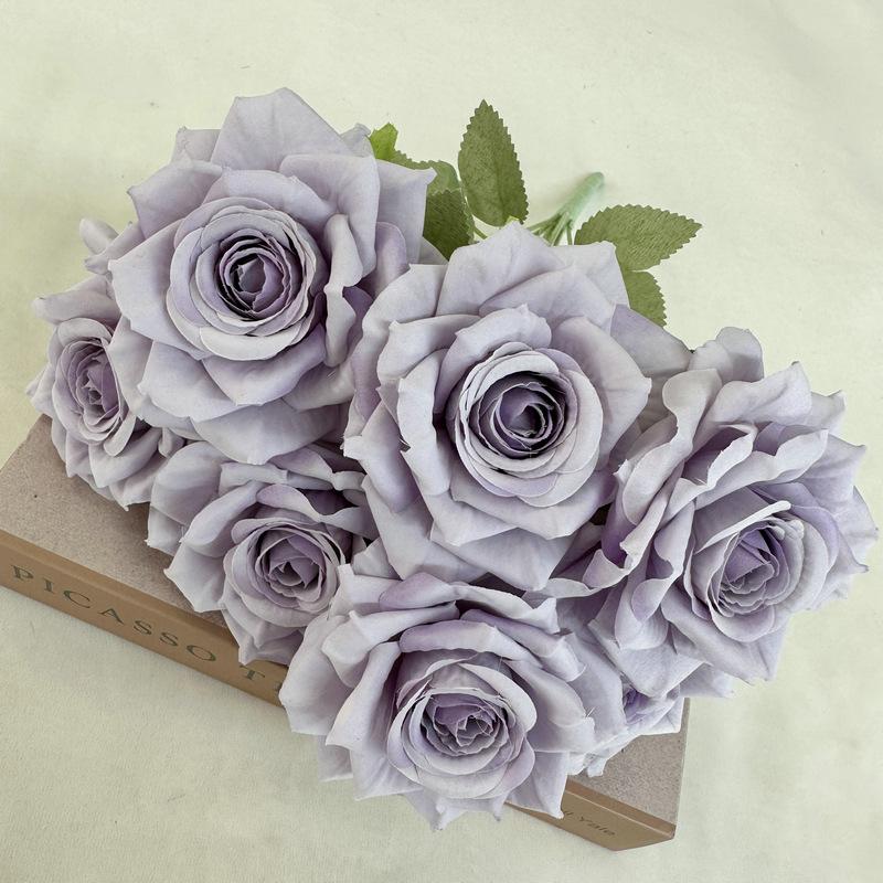 7 Heads Rose Silk Artificial Flower Bride Bouquet Wedding Floral Arrangement Materials Home Table Vase Decor Party Props Gifts світло-фіолетового кольору
7 Heads Rose Silk Artificial Flower Bride Bouquet Wedding Floral Arrangement Materials Home Table Vase Decor Party Props Gifts світло-фіолетового кольору