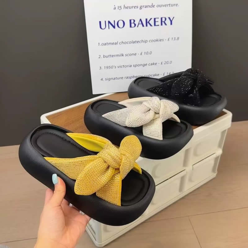 New Summer Women s Slippers Cute Bow Design Home Use Ladies Thick Base Sandals Wholesale PVC Material Adult Size Sweet Style 35 чорний
New Summer Women s Slippers Cute Bow Design Home Use Ladies Thick Base Sandals Wholesale PVC Material Adult Size Sweet Style 35 чорний
