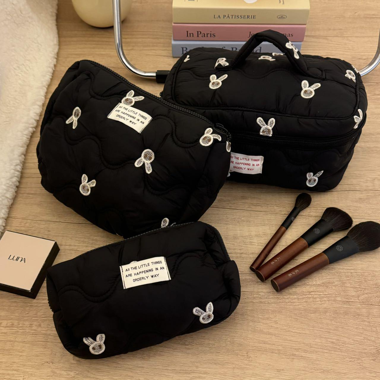 High-End Black Embroidered Rabbit Makeup Bag – Large Capacity Travel Toiletry Storage Small
High-End Black Embroidered Rabbit Makeup Bag – Large Capacity Travel Toiletry Storage Small
