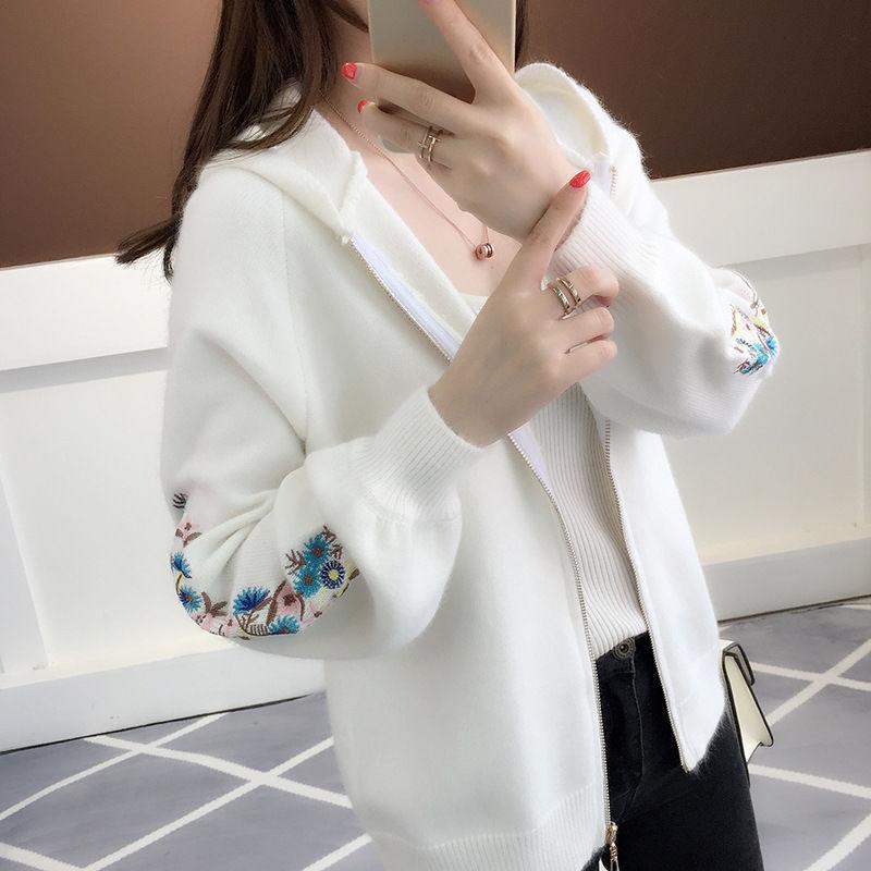 Women s Knitted Cardigan Embroidered Flower Short Style Long Sleeved Spring and Autumn Sweater Hooded S білий
Women s Knitted Cardigan Embroidered Flower Short Style Long Sleeved Spring and Autumn Sweater Hooded S білий