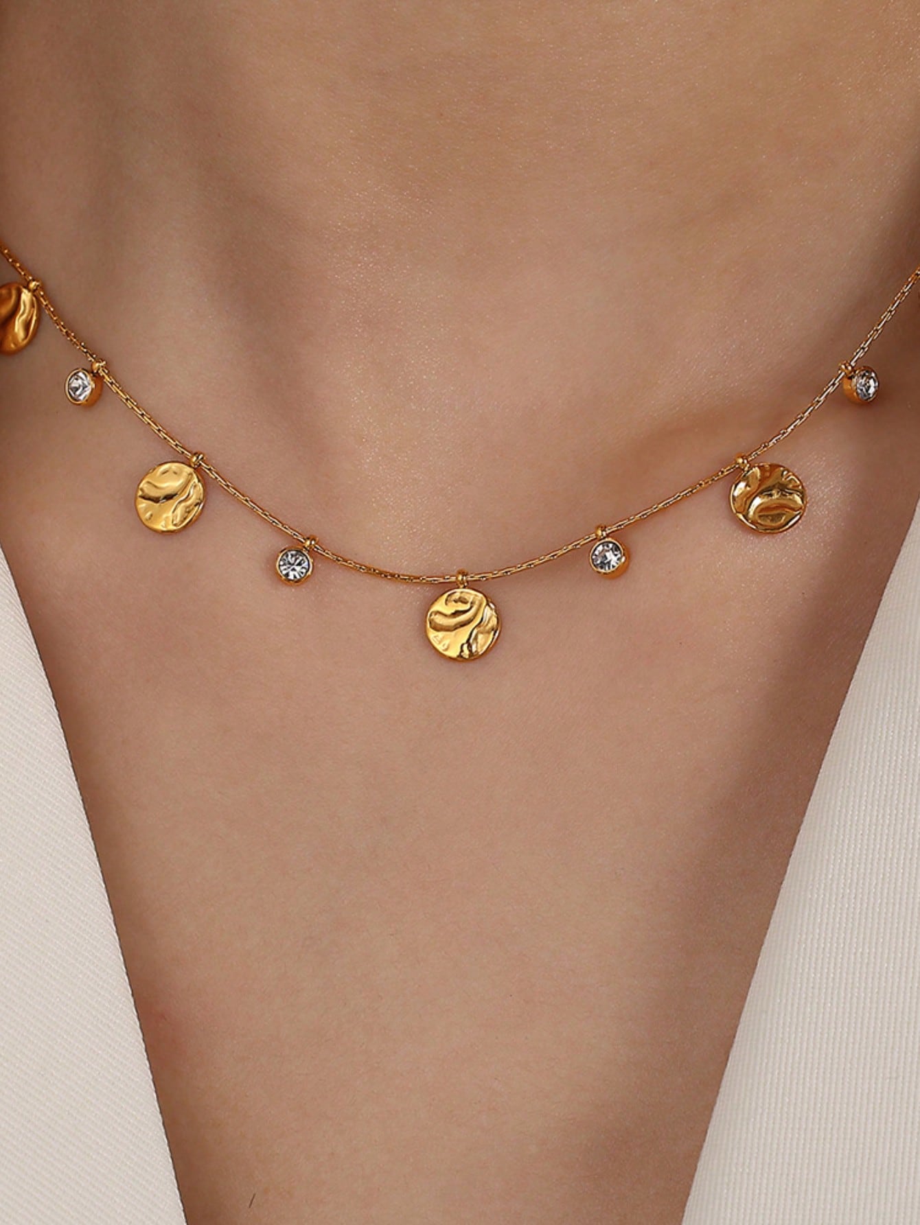 1 шт. Стильное многоподвесное ожерелье с бахромой, Ожерелье с подвеской из нержавеющей стали с золотым покрытием, ракушкой и цирконием
1 шт. Стильное многоподвесное ожерелье с бахромой, Ожерелье с подвеской из нержавеющей стали с золотым покрытием, ракушкой и цирконием