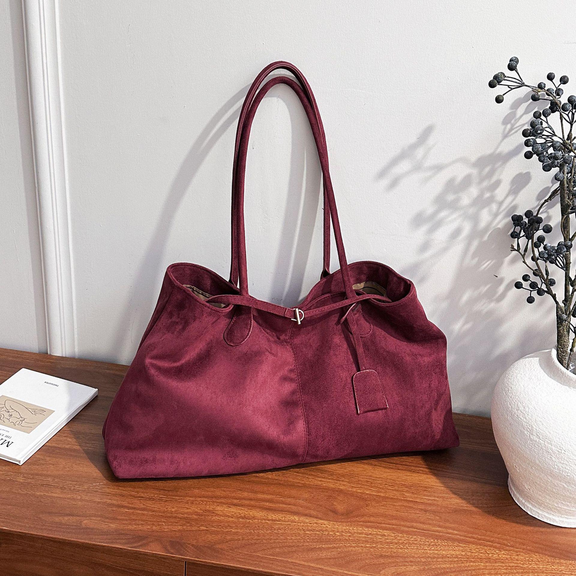 2025 Autumn/Winter Vintage High-End Suede Tote - Large Capacity, Versatile Single Shoulder Bag червоний
2025 Autumn/Winter Vintage High-End Suede Tote - Large Capacity, Versatile Single Shoulder Bag червоний
