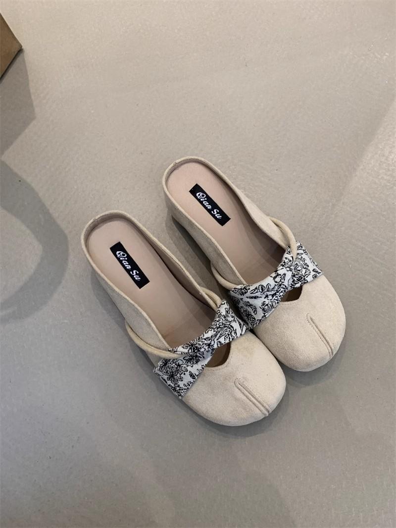 2025 spring French niche design gentle suede inner height increase one pedal lazy slippers retro Mary Jane shoes 39 абрикосовый
2025 spring French niche design gentle suede inner height increase one pedal lazy slippers retro Mary Jane shoes 39 абрикосовый