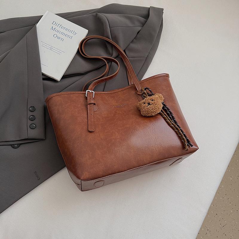 Women s Large Capacity Retro Tote Bag: Casual, Fashionable Commuter Shoulder Handbag No Pendant каштановый
Women s Large Capacity Retro Tote Bag: Casual, Fashionable Commuter Shoulder Handbag No Pendant каштановый