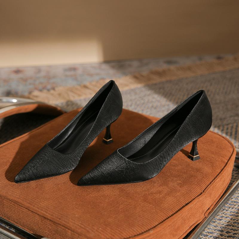 Fashion thin heel pointed head light mouth high heel women s single shoes beige wedding shoes classic black commuter women s shoes 40
Fashion thin heel pointed head light mouth high heel women s single shoes beige wedding shoes classic black commuter women s shoes 40