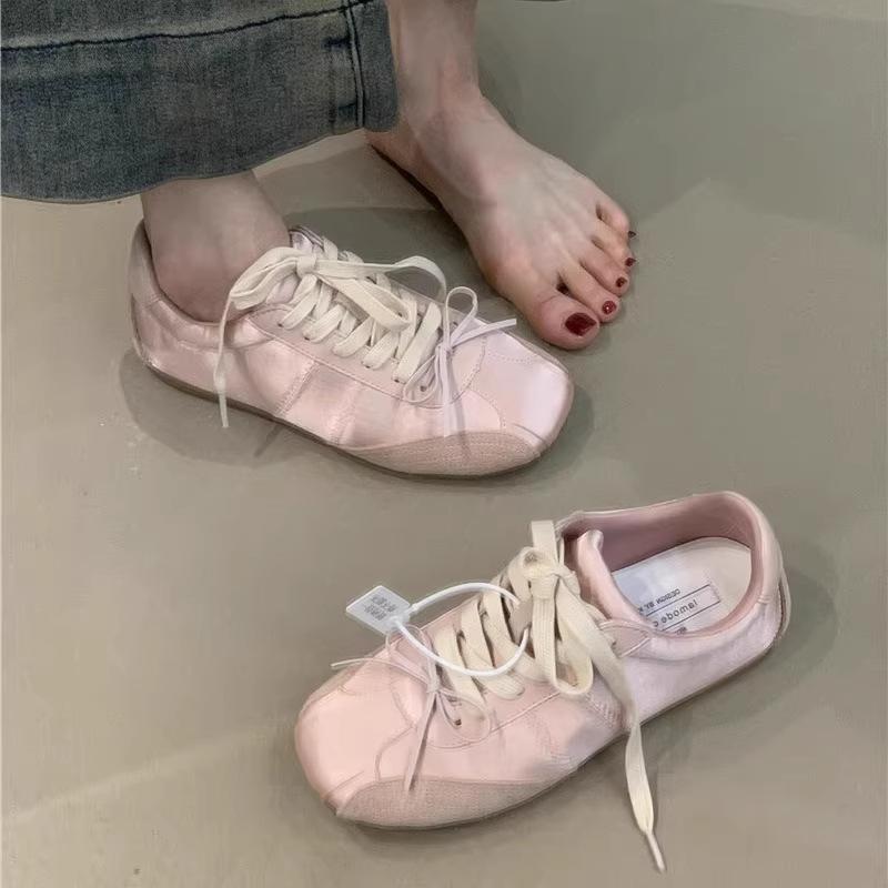 Девичьи кроссовки белого цвета с бантиком, женские весенние новые, на ремешках, повседневные, на шнуровке, обувь Форреста Гампа, немецкие тренировочные кроссовки, женская обувь 40 розовый
Девичьи кроссовки белого цвета с бантиком, женские весенние новые, на ремешках, повседневные, на шнуровке, обувь Форреста Гампа, немецкие тренировочные кроссовки, женская обувь 40 розовый