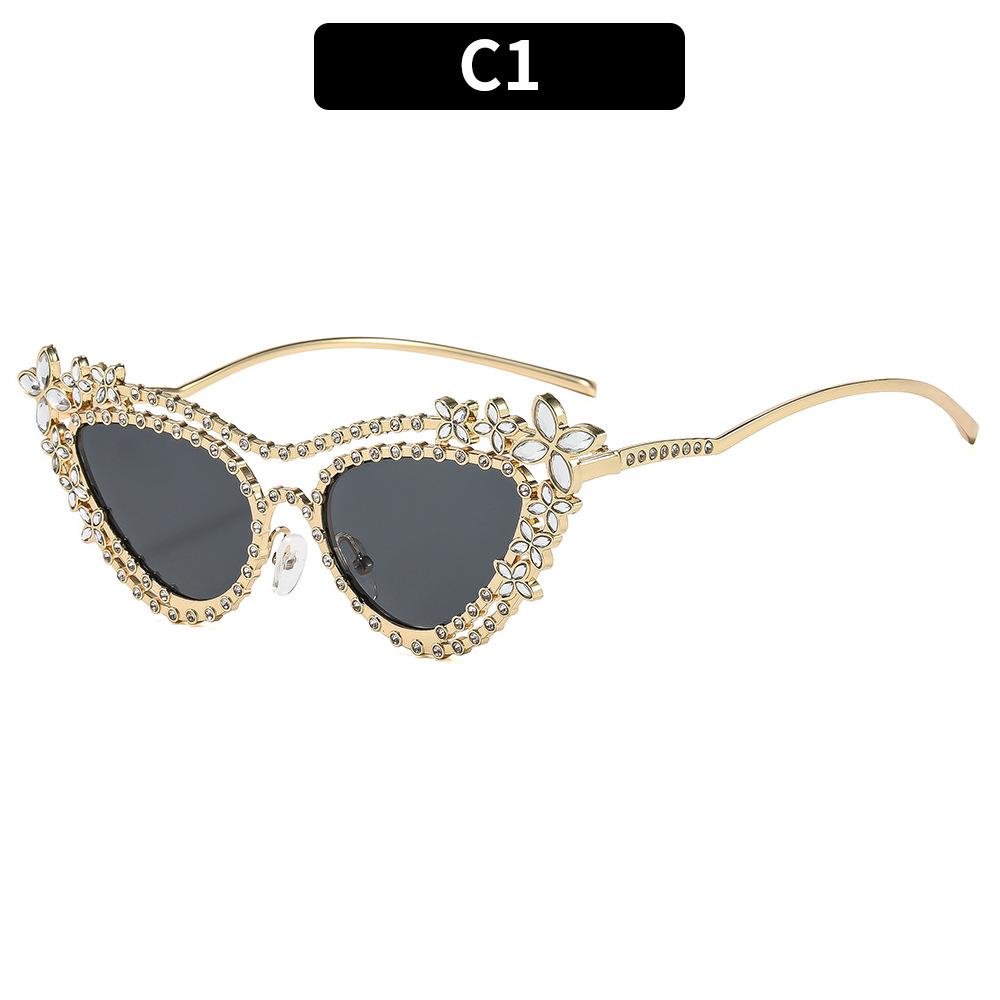 2026 Luxury Sunglasses for Women Sun Shades Ladies Party Ins Fashion Metal Cat Eye Glasses UV400 Gafas De Sol Vintage Para Mujer no case
2026 Luxury Sunglasses for Women Sun Shades Ladies Party Ins Fashion Metal Cat Eye Glasses UV400 Gafas De Sol Vintage Para Mujer no case