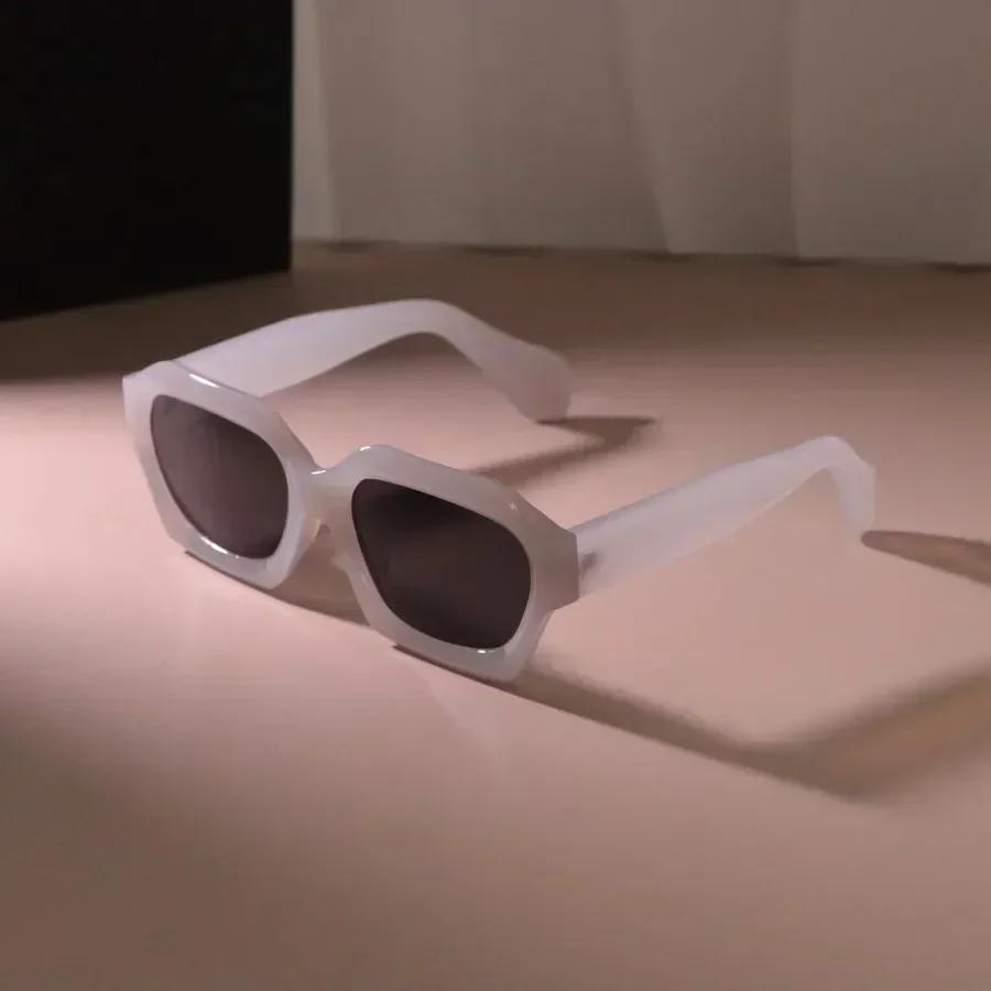 Прекрасные солнцезащитные очки круглой формы для женщин и мужчин, повседневные, модные, винтажный дизайн бренда other
Прекрасные солнцезащитные очки круглой формы для женщин и мужчин, повседневные, модные, винтажный дизайн бренда other