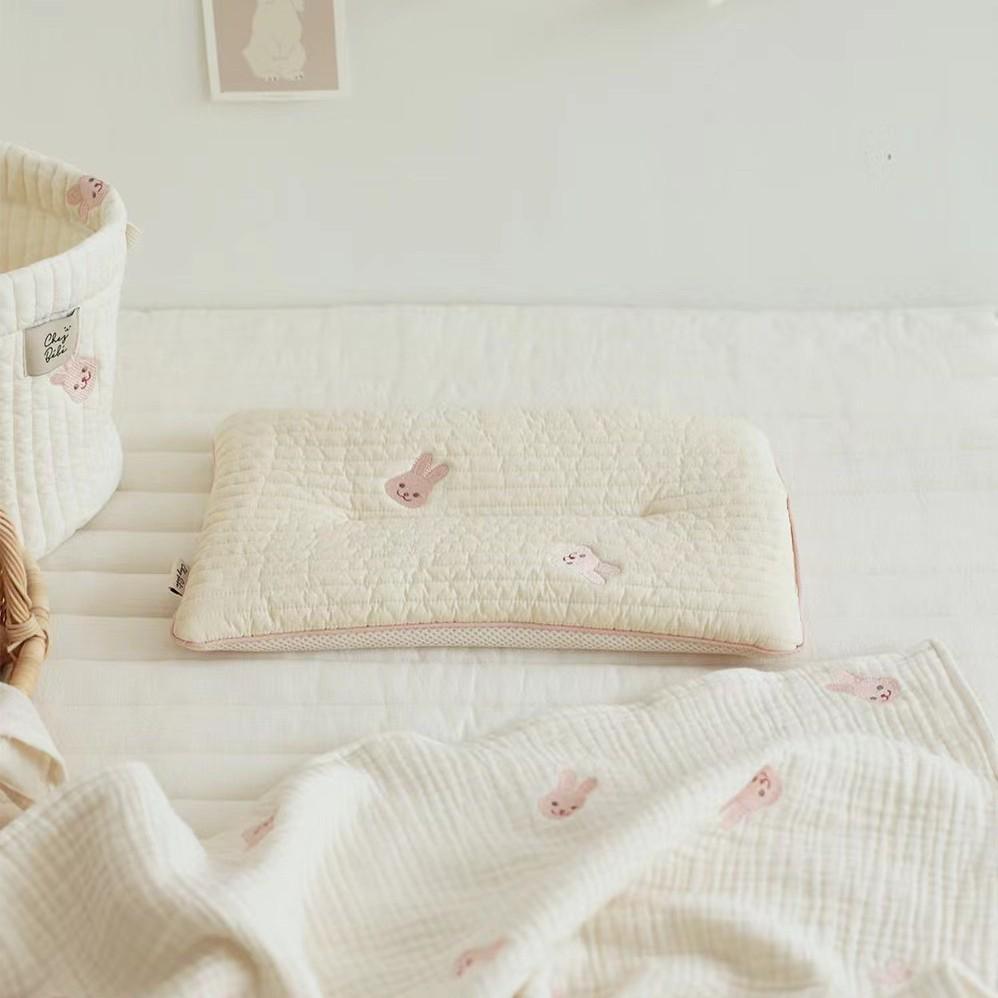 2021 Korean Quilted Embroidered Pillow: Sweat-Absorbing, Breathable, for Kindergarten Babies
2021 Korean Quilted Embroidered Pillow: Sweat-Absorbing, Breathable, for Kindergarten Babies