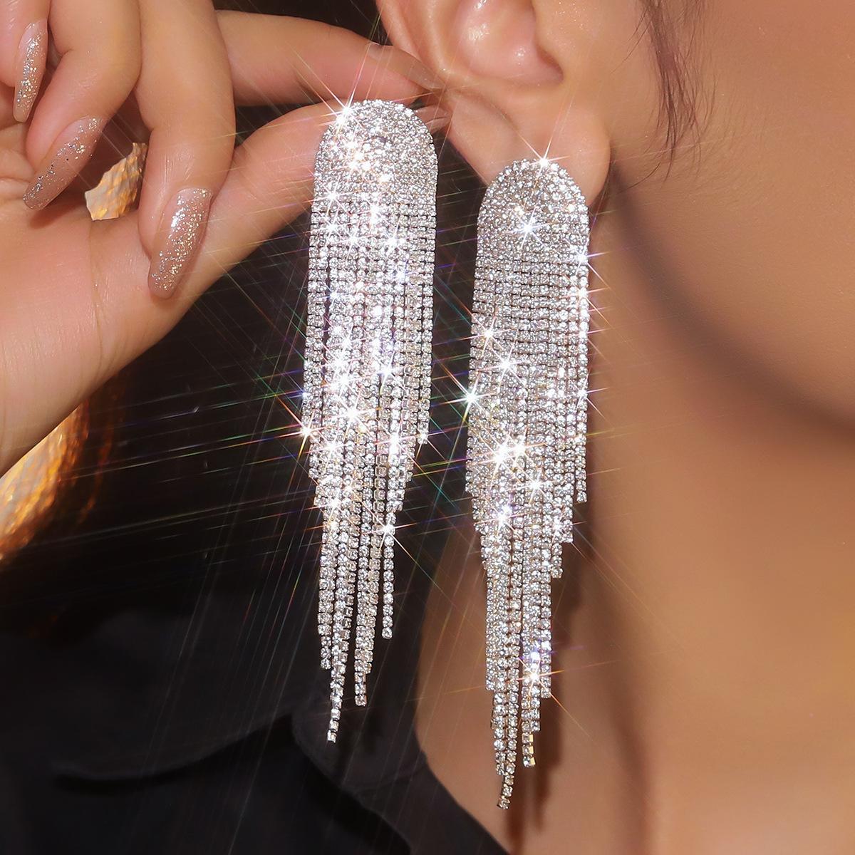 Тяжелая промышленность высокий класс роскошные полностью бриллиантовые супер блестящие длинные серьги с бахромой
Тяжелая промышленность высокий класс роскошные полностью бриллиантовые супер блестящие длинные серьги с бахромой