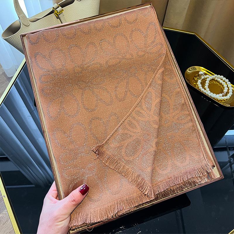 New Double-sided Commuting Warm Fashionable Elegant Simple and Atmospheric Silk Cotton Scarf Shawl Cloak Women s Brand Style 200*70CM
New Double-sided Commuting Warm Fashionable Elegant Simple and Atmospheric Silk Cotton Scarf Shawl Cloak Women s Brand Style 200*70CM