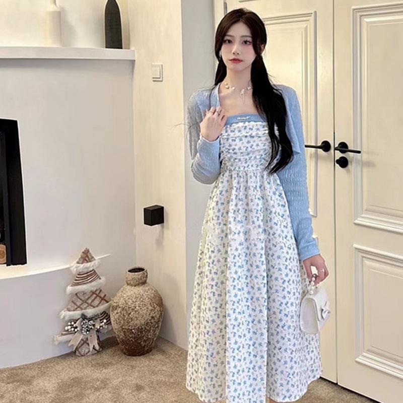 Осенний кардиган с длинными рукавами, короткое пальто + платье с цветочным принтом на бретельках, темпераментный нежный и тонкий костюм-двойка
Осенний кардиган с длинными рукавами, короткое пальто + платье с цветочным принтом на бретельках, темпераментный нежный и тонкий костюм-двойка