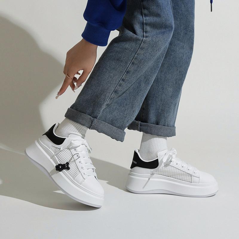 Summer thin mesh thick-soled breathable little white shoes women s 2025 new small versatile muffin shoes casual board shoes 35
Summer thin mesh thick-soled breathable little white shoes women s 2025 new small versatile muffin shoes casual board shoes 35