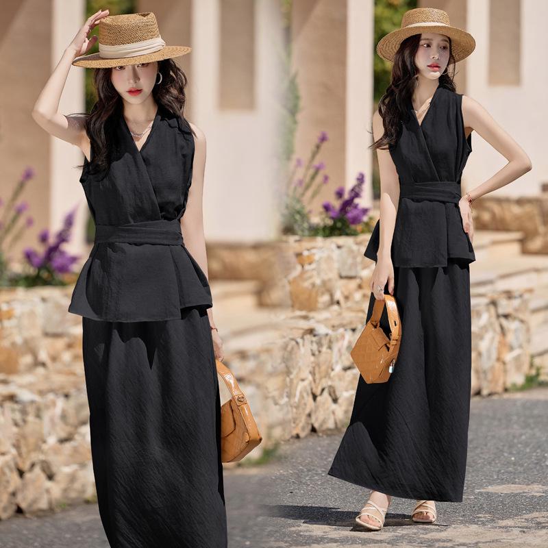 Стильное летнее платье-двойка без рукавов с V-образным вырезом, 2025 (Куртка и юбка-полусолнце) Y2513 M (90-110 jin) чёрный
Стильное летнее платье-двойка без рукавов с V-образным вырезом, 2025 (Куртка и юбка-полусолнце) Y2513 M (90-110 jin) чёрный