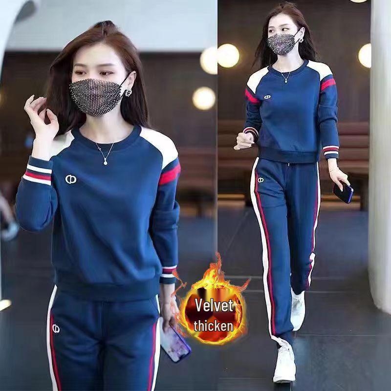 Women s Fleece-Lined Casual Sportswear Set: Trendy Thickened Sweatshirt & Sweatpants for Autumn/Winter 2025. Medium
Women s Fleece-Lined Casual Sportswear Set: Trendy Thickened Sweatshirt & Sweatpants for Autumn/Winter 2025. Medium