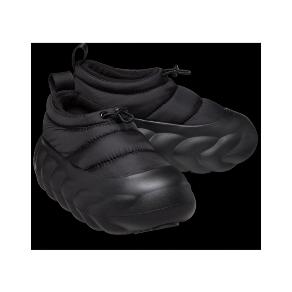 Crocs Overpuff Shorty 210668 060 black/230 
Crocs Overpuff Shorty 210668 060 black/230