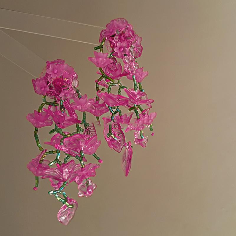 Pink acrylic glass beads flower fringed earrings fashionable fresh studs sweet versatile earrings
Pink acrylic glass beads flower fringed earrings fashionable fresh studs sweet versatile earrings