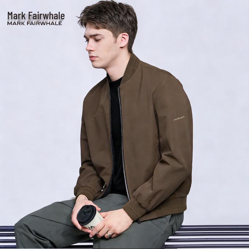 Mark Fairwhale Чоловіча бомбер-куртка із золотою вишивкою XL
Mark Fairwhale Чоловіча бомбер-куртка із золотою вишивкою XL