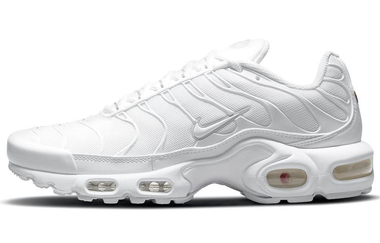 Nike Air Max Plus Triple White Женские DM2362-100 36.5
Nike Air Max Plus Triple White Женские DM2362-100 36.5