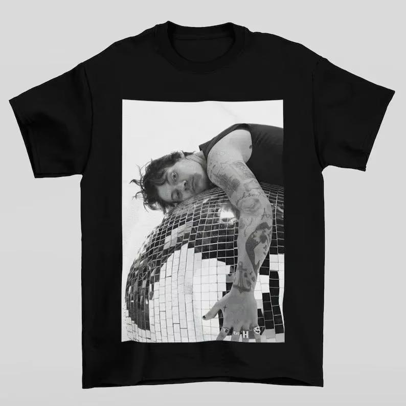 Harry Styles 2026 New album Kiss All the Time Disco Occasionally Unisex 100cotton shirt ONeck Short Sleeve Tshirt fan gift S
Harry Styles 2026 New album Kiss All the Time Disco Occasionally Unisex 100cotton shirt ONeck Short Sleeve Tshirt fan gift S