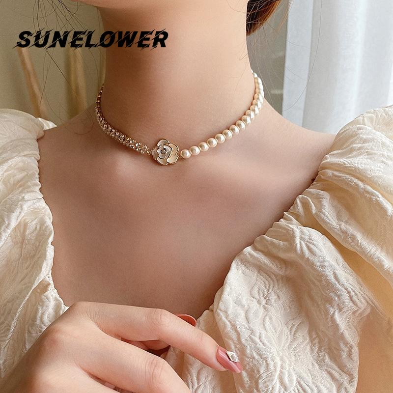 Роскошное корейское модное ожерелье с жемчугом и розой для женщин, цепочка на ключицы, свадебное колье, ожерелье, ювелирные изделия, подарки для вечеринки, новинка
Роскошное корейское модное ожерелье с жемчугом и розой для женщин, цепочка на ключицы, свадебное колье, ожерелье, ювелирные изделия, подарки для вечеринки, новинка