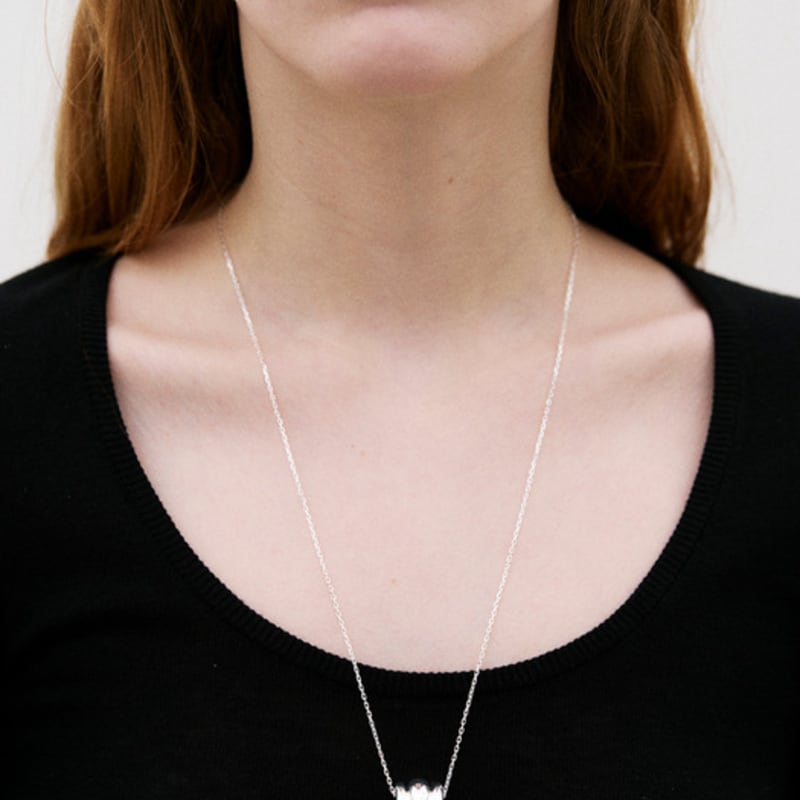 poery Half Donut Necklace Silver
poery Half Donut Necklace Silver