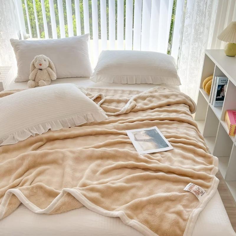 Solid color simple four seasons thickened milk fleece bubble multi-functional blanket hemming sofa blanket 100x140cm 1pcs хакі
Solid color simple four seasons thickened milk fleece bubble multi-functional blanket hemming sofa blanket 100x140cm 1pcs хакі