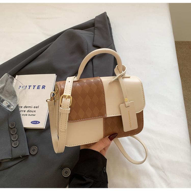 One-shoulder messenger bag is popular this year, fashionable splicing texture 2025 summer commuting trend, foreign style portable small square bag коричневый
One-shoulder messenger bag is popular this year, fashionable splicing texture 2025 summer commuting trend, foreign style portable small square bag коричневый