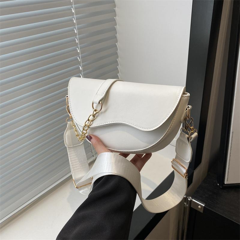 Yogodlns модная сумка через плечо с двойными ремнями повседневная однотонная универсальная сумка через плечо из искусственной кожи для женщин седельная сумка 18x8x15cm белый
Yogodlns модная сумка через плечо с двойными ремнями повседневная однотонная универсальная сумка через плечо из искусственной кожи для женщин седельная сумка 18x8x15cm белый