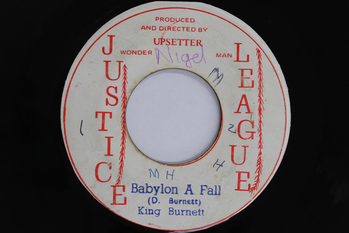 7-дюймовая пластинка KING BURNETT / UPSETTERS - Babylon A Fall / Cripple Skank НЕТ JUSTICE LEAGUE 1973 Ямайка Регги, Ска и Даб Б/У
7-дюймовая пластинка KING BURNETT / UPSETTERS - Babylon A Fall / Cripple Skank НЕТ JUSTICE LEAGUE 1973 Ямайка Регги, Ска и Даб Б/У