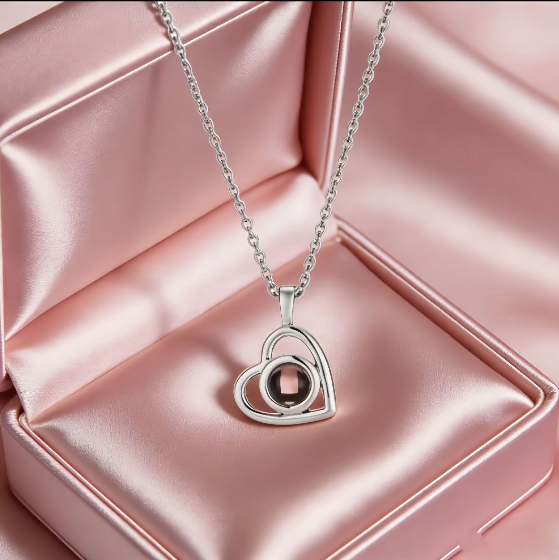 Love Heart Projection Necklace with Photo - Elegant European & American Style Custom Keychains
Love Heart Projection Necklace with Photo - Elegant European & American Style Custom Keychains