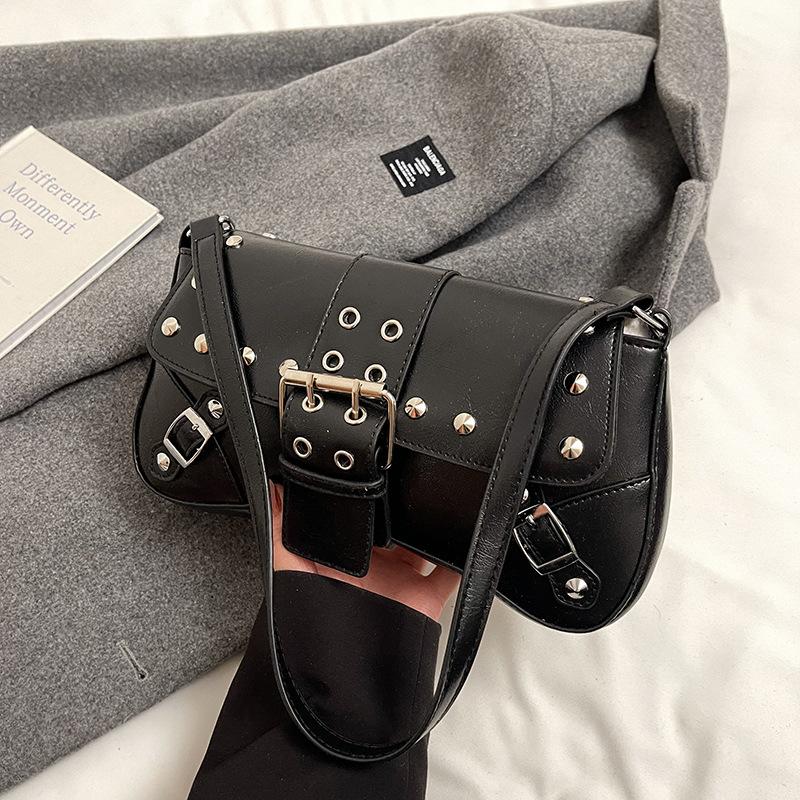 Темпераментная женская сумка через плечо 2025 Зима Нишевый дизайн Универсальная сумка-локомотив Spice Girls чёрный
Темпераментная женская сумка через плечо 2025 Зима Нишевый дизайн Универсальная сумка-локомотив Spice Girls чёрный