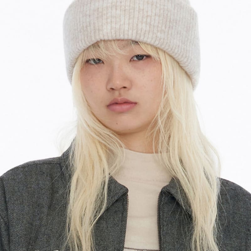 WELLBEING EXPRESS Shaggy Cuff Beanie Ivory OS
WELLBEING EXPRESS Shaggy Cuff Beanie Ivory OS