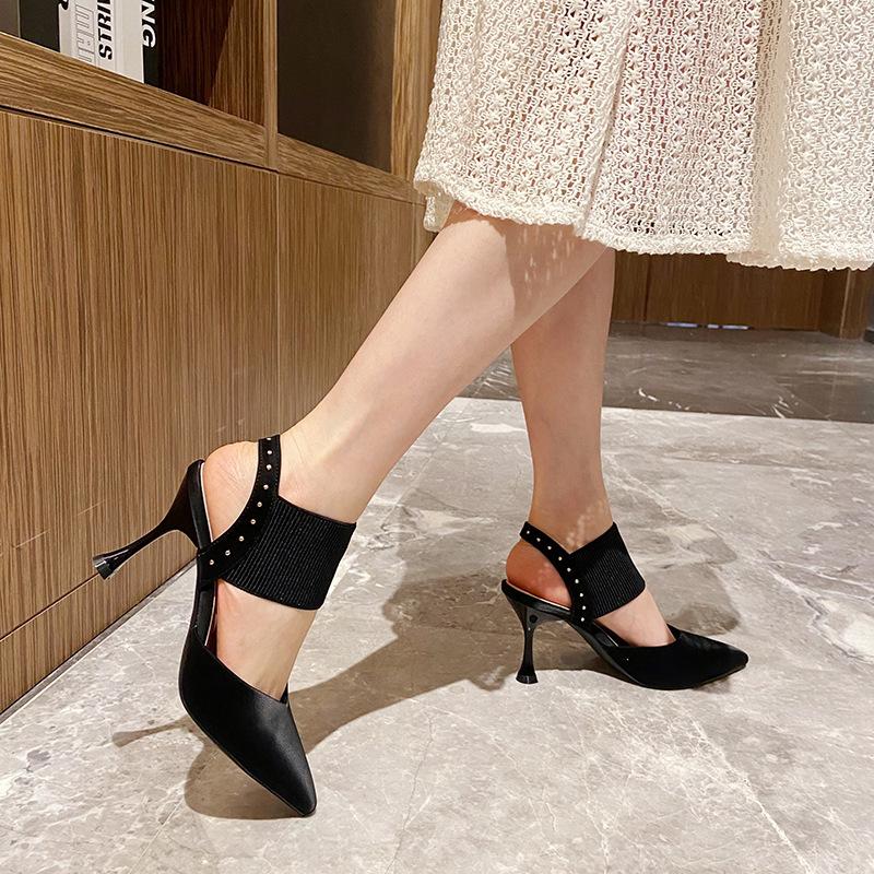 Foreign trade large size high heels women s 2024 spring and summer new pointed thin heel fashion elastic foot temperament sandals 34 чорний
Foreign trade large size high heels women s 2024 spring and summer new pointed thin heel fashion elastic foot temperament sandals 34 чорний