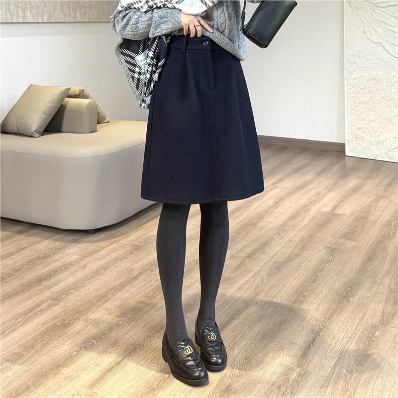 Pretty Little Pretty Hiding Flower Wool Midi Skirt - Autumn Winter Collection XL
Pretty Little Pretty Hiding Flower Wool Midi Skirt - Autumn Winter Collection XL