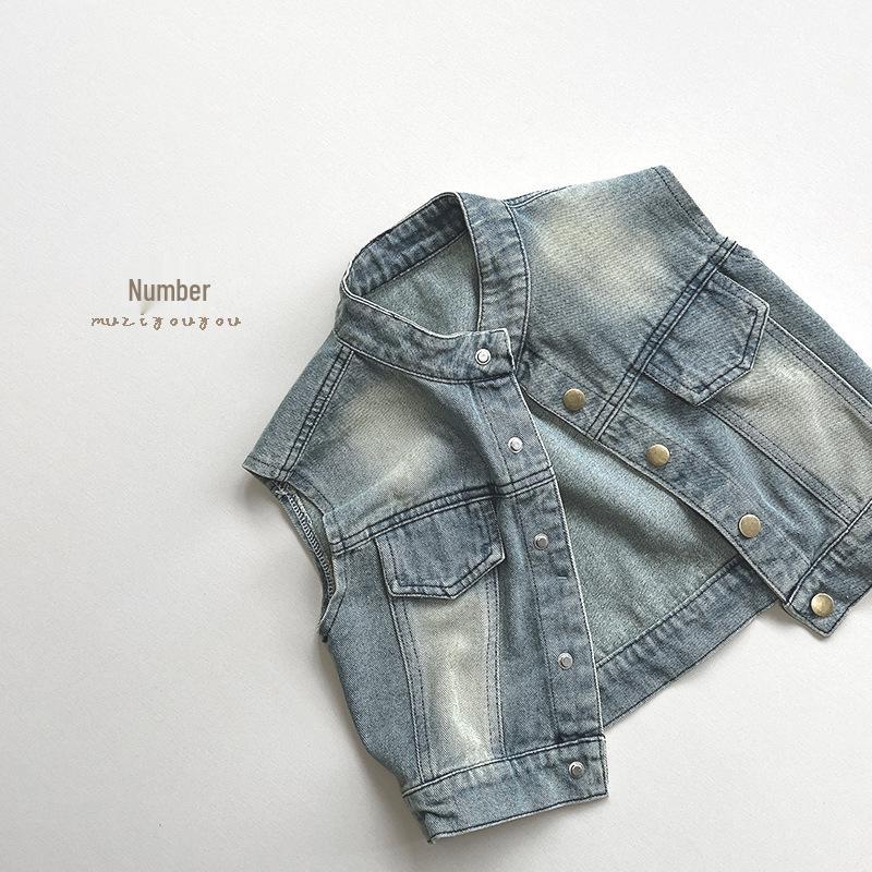 Spring 2025 Retro Denim Vest - Korean Style Sleeveless Top for Boys & Girls, Trendy & Versatile Children s Clothing 100cm джинсовий синього кольору
Spring 2025 Retro Denim Vest - Korean Style Sleeveless Top for Boys & Girls, Trendy & Versatile Children s Clothing 100cm джинсовий синього кольору