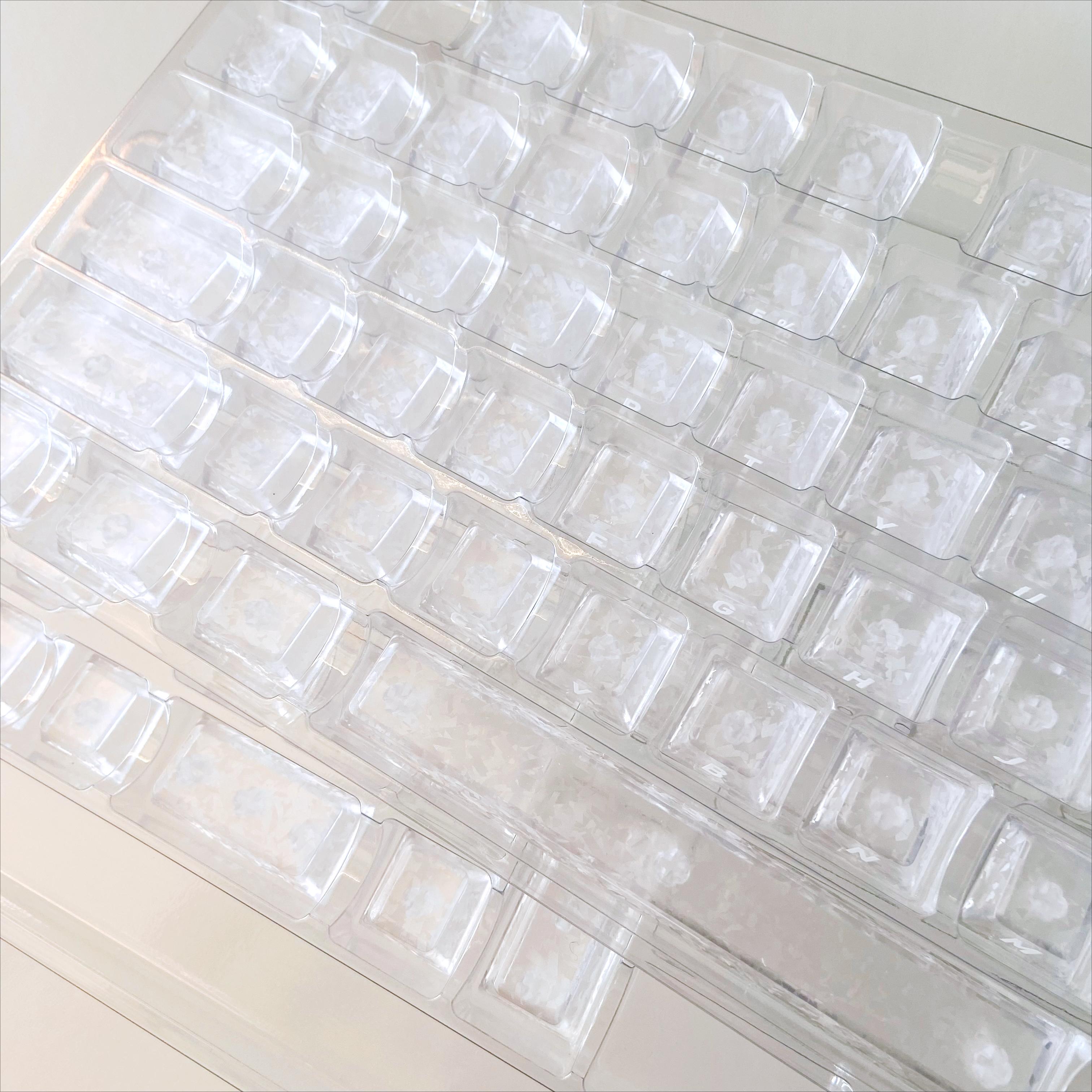 White Snowflakes Key Caps Imitation Carbon Fiber Side Printed PBT Transparent Keycap for Mechanical Keyboard 68 75 87 95 108
White Snowflakes Key Caps Imitation Carbon Fiber Side Printed PBT Transparent Keycap for Mechanical Keyboard 68 75 87 95 108