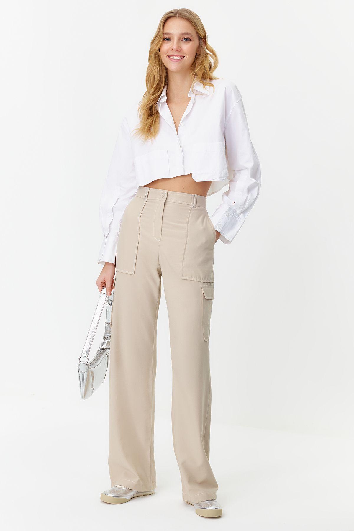 Women s Style Trousers Mink Cargo Wide Leg Woven Trousers with Contrast Stitching Detail
Women s Style Trousers Mink Cargo Wide Leg Woven Trousers with Contrast Stitching Detail