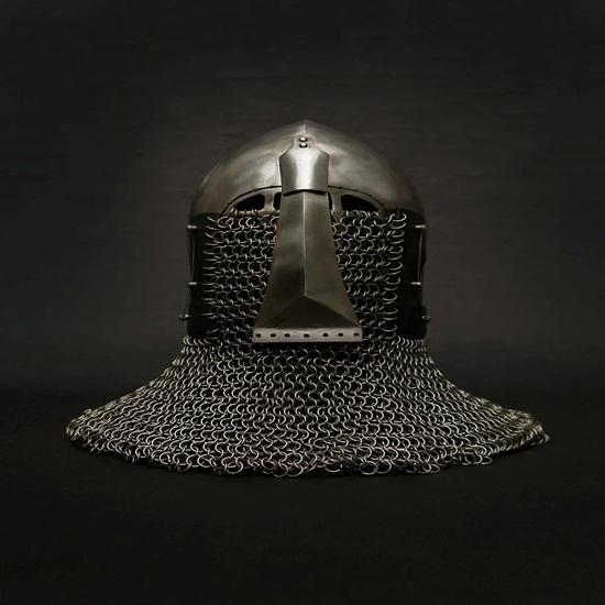 Средневековый бацинет с наносником и кольчужным авентайлом, рыцарский доспешный шлем для LARP, SCA и косплея, подарок
Средневековый бацинет с наносником и кольчужным авентайлом, рыцарский доспешный шлем для LARP, SCA и косплея, подарок