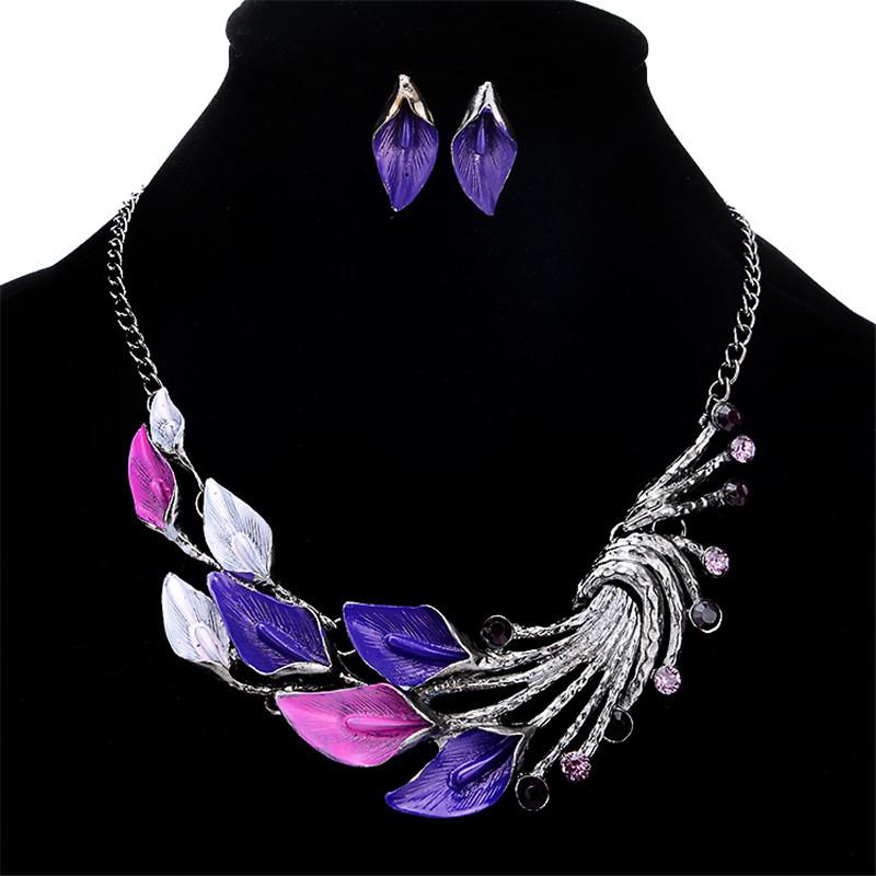 Trendy Jewelry for Women Luxurious Accessories Temperament Alloy Crystal Peacock Tail Jewelry Set Necklace and Earrings 2021 New
Trendy Jewelry for Women Luxurious Accessories Temperament Alloy Crystal Peacock Tail Jewelry Set Necklace and Earrings 2021 New