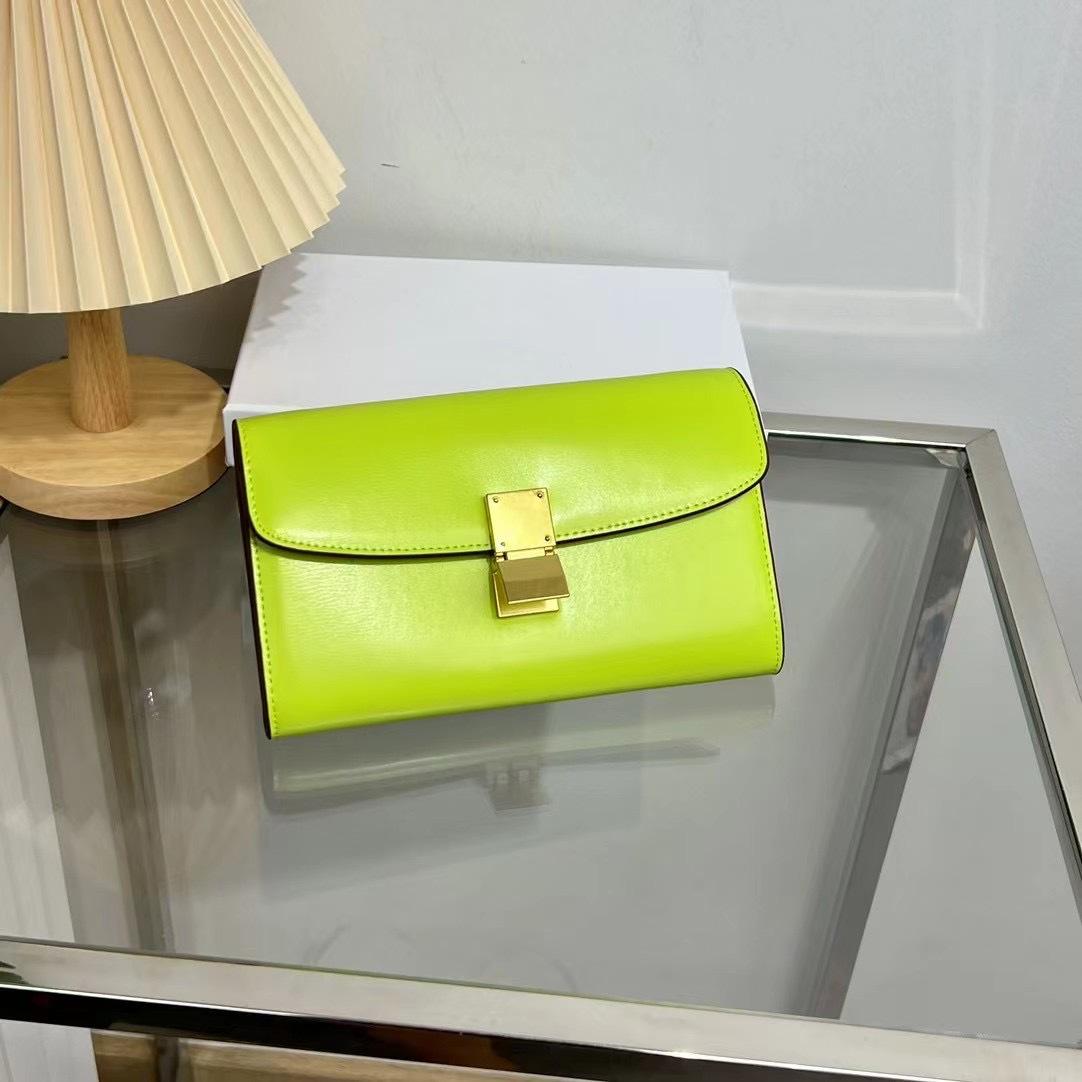 Small Satchel Tide Multi-Functional Tofu Bag Box Texture Women S Shoulder Small Square Bag Mini Crossbody Short style with shoulder strap світло-зелений колір
Small Satchel Tide Multi-Functional Tofu Bag Box Texture Women S Shoulder Small Square Bag Mini Crossbody Short style with shoulder strap світло-зелений колір