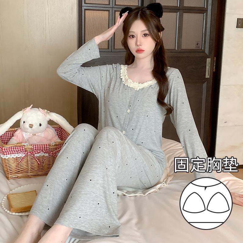 Spring and Autumn new round neck solid color polka dot Modal simple loungewear suit with chest pad can be worn outside women s spot XL
Spring and Autumn new round neck solid color polka dot Modal simple loungewear suit with chest pad can be worn outside women s spot XL