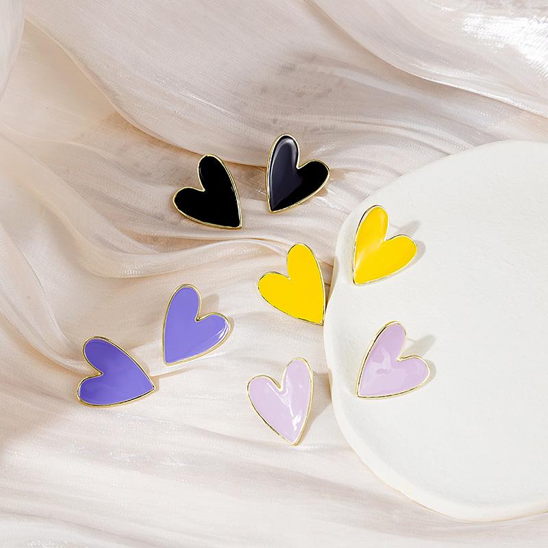Silver Needle Asymmetrical Heart Earrings: Japanese & Korean Style, Childlike & Cool, Slimming & Whitening, Sweet Studs for Women.
Silver Needle Asymmetrical Heart Earrings: Japanese & Korean Style, Childlike & Cool, Slimming & Whitening, Sweet Studs for Women.