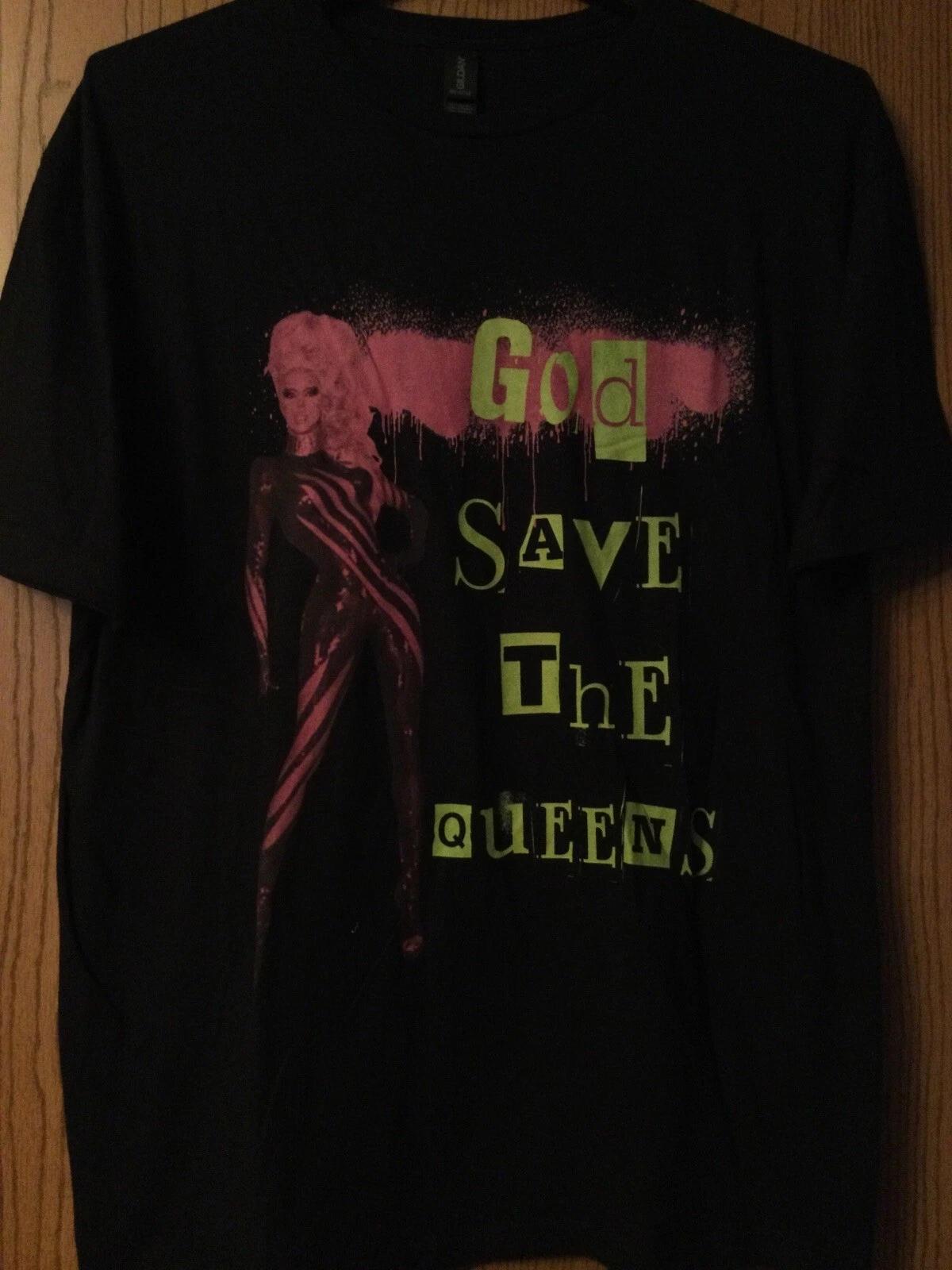 Rupaul - “God Save The Queens” - Black Shirt - XL 3XL
Rupaul - “God Save The Queens” - Black Shirt - XL 3XL