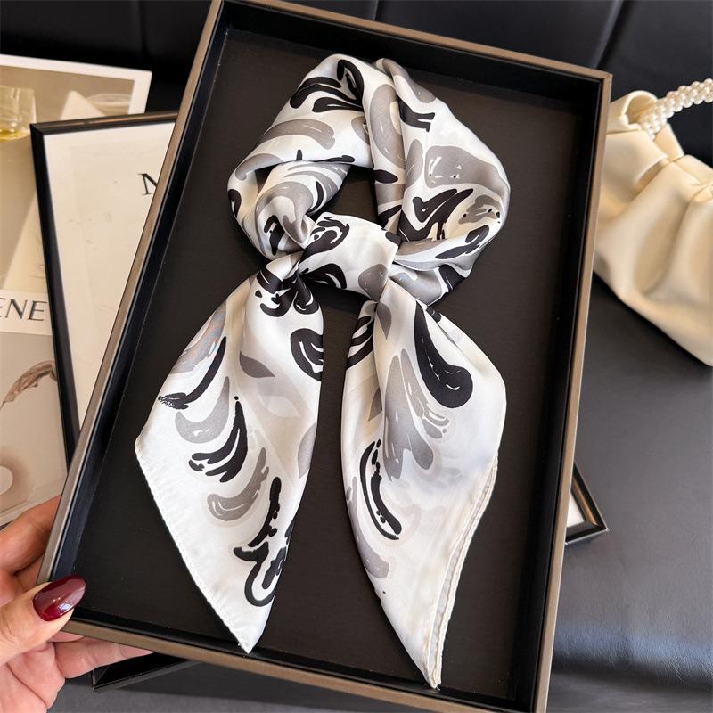 Print Scarf Luxury Hijab Silk Shawl Wraps Bandana Headband Ribbon Headscarf Handkerchief Female Designer Foulards Femme 70x70cm
Print Scarf Luxury Hijab Silk Shawl Wraps Bandana Headband Ribbon Headscarf Handkerchief Female Designer Foulards Femme 70x70cm